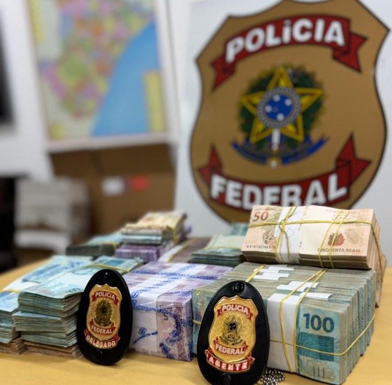 PF prende em flagrante suspeitos por lavagem de dinheiro