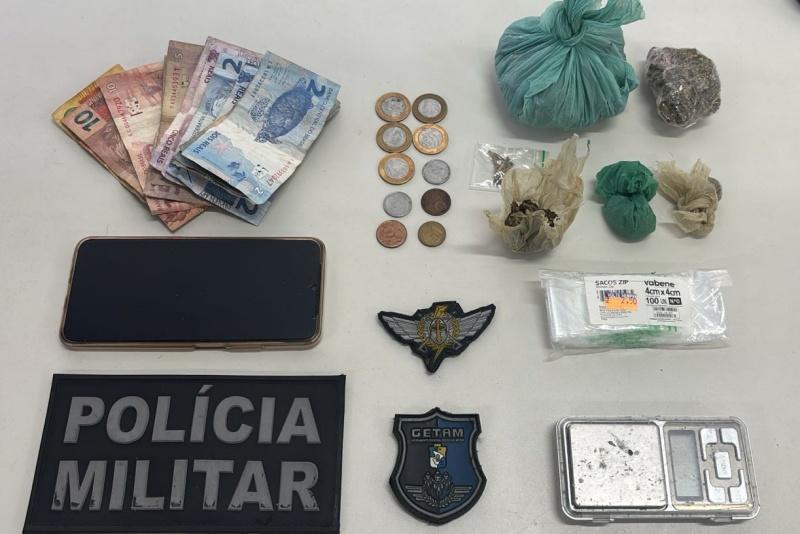 PM apreende drogas e prende suspeitos em flagrante por tráfico em Aracaju