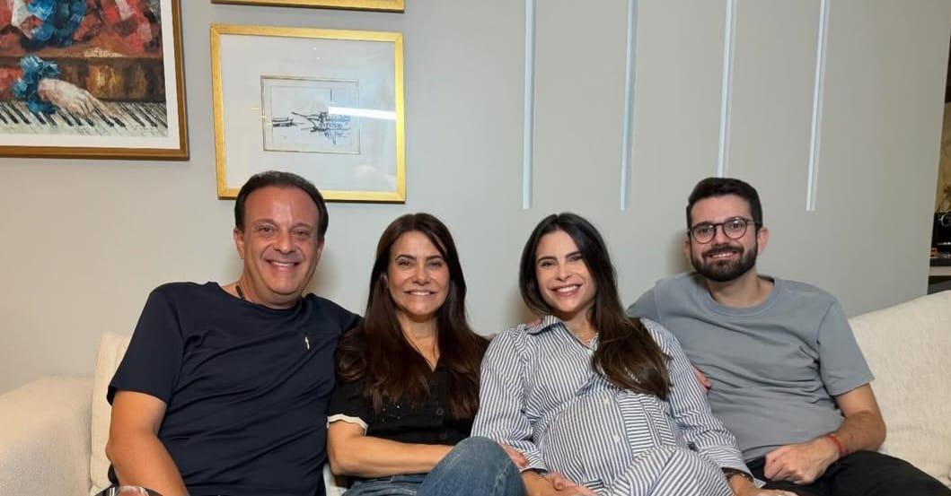 André cancela agenda do carnaval, fica ao lado da família e afirma: “política não pode ser um vale-tudo”