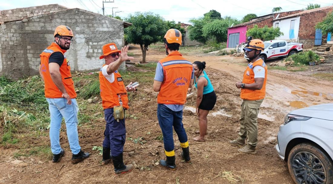  Canindé registrou 120mm de chuvas nas últimas 24 horas e Defesa Civil atua no local