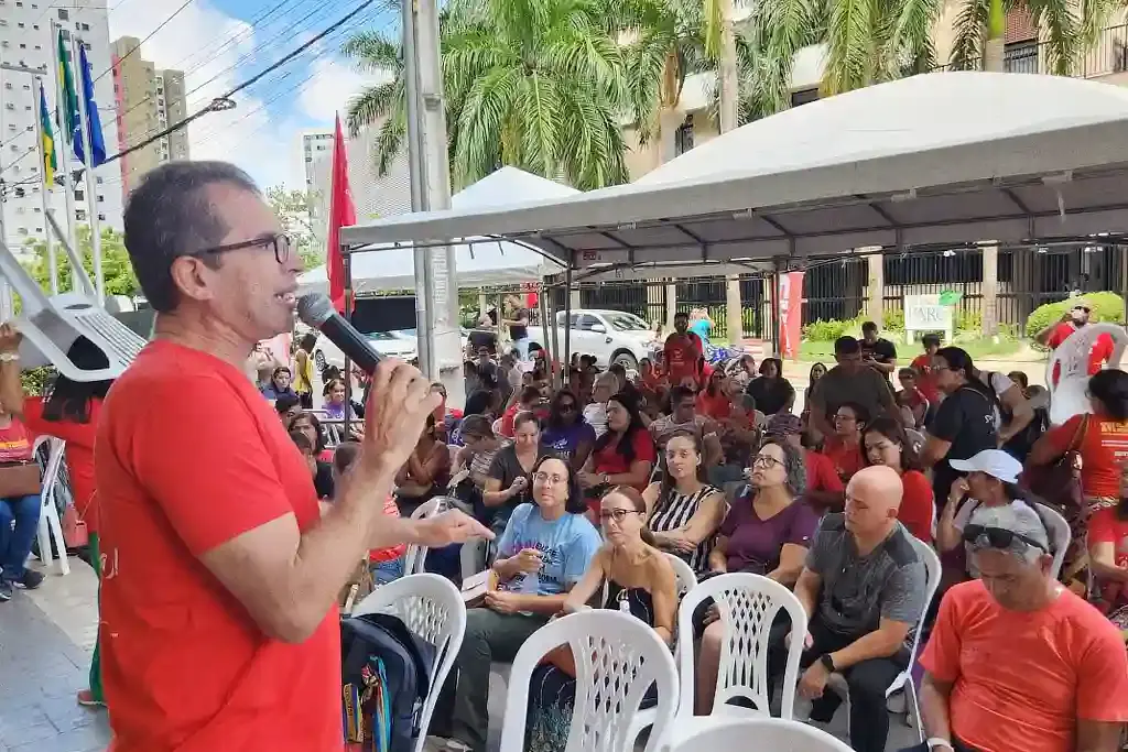 Justiça determina suspensão de greve dos professores da rede estadual
