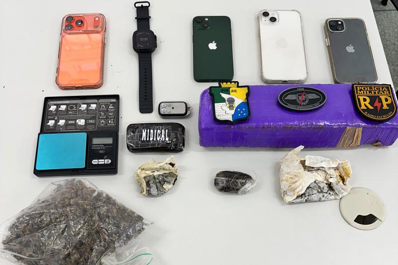 Polícia Militar prende três suspeitos por tráfico de drogas no Bairro Farolândia