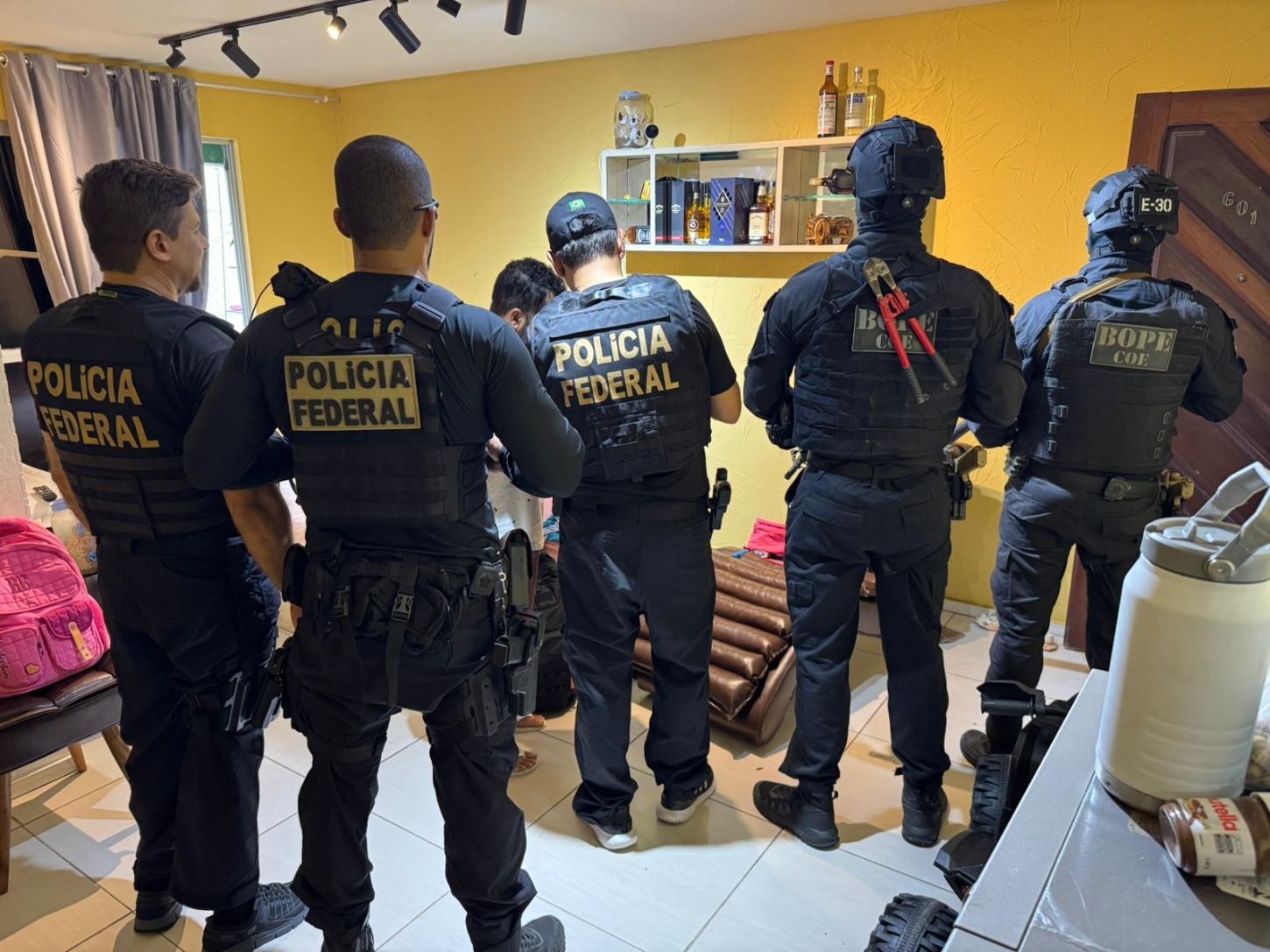 Operação mira grupo suspeito de movimentar R$ 32 milhões com tráfico de drogas e lavagem de dinheiro em Sergipe e outros estados