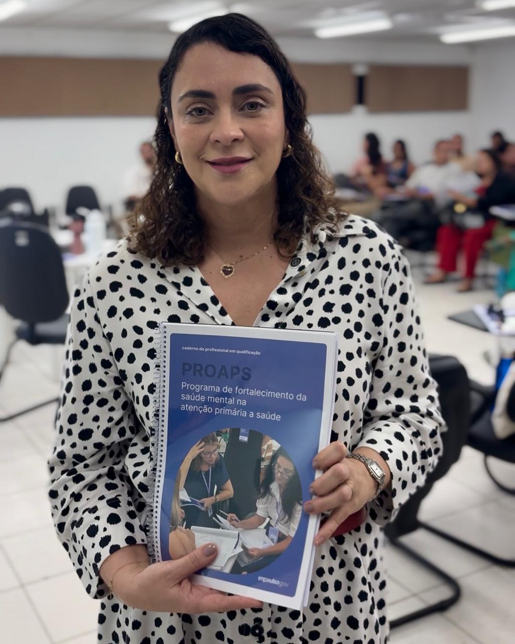 A secretária municipal da Saúde, Débora Leite, avalia que muitas vezes o transtorno mental é silencioso e precisa ser reconhecido com sensibilidade e responsabilidade