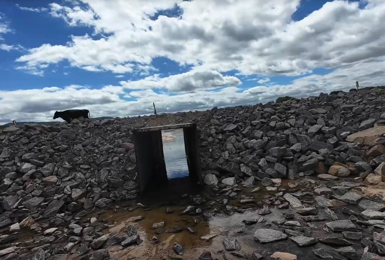 Lula sinaliza “fadiga” ao inaugurar túnel sem água e “canteiro de obras” de ponte