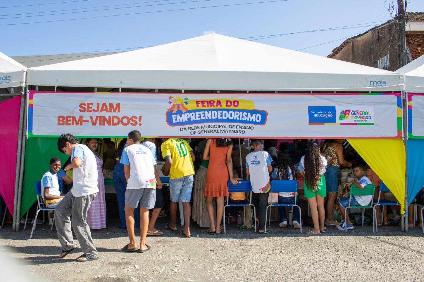 Feira do Empreendedorismo reúne estudantes, famílias e comunidade em uma tarde de criatividade e aprendizado em General Maynard