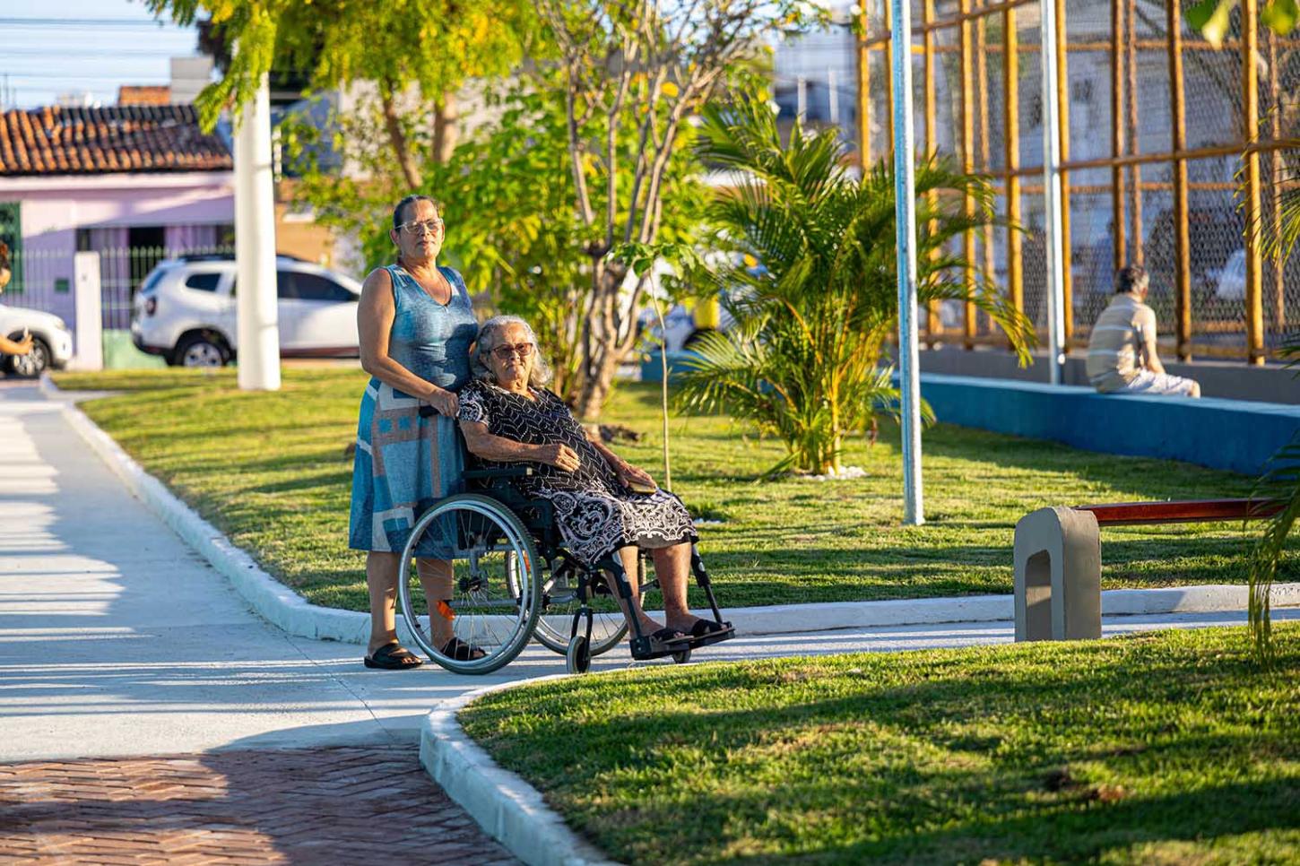 Moradores do bairro Suíssa celebram nova estrutura da Praça Professor Manoel Franco Freire