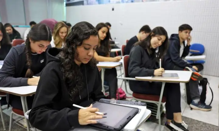 Conheça as regras para a prova de redação do Enem 2025 no domingo