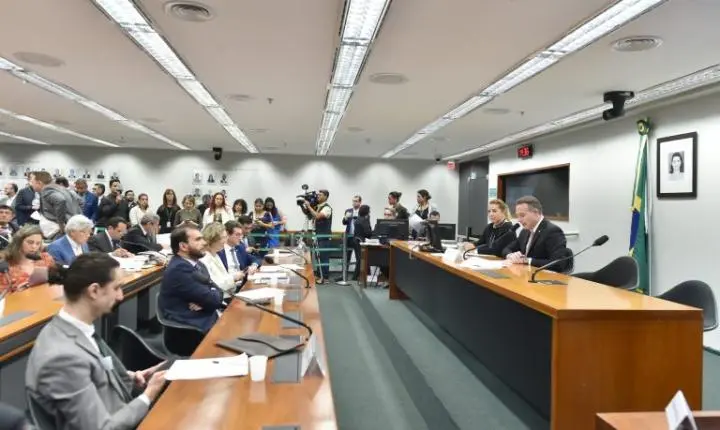 Conselho de Ética analisa denúncias de quebra de decoro contra três deputados