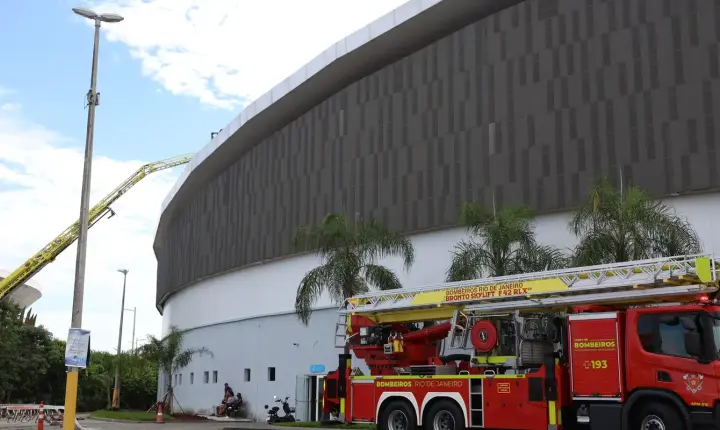 Defesa Civil do Rio interdita parte do Velódromo atingido por incêndio