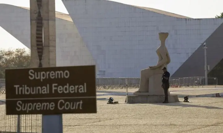 Defesa de Bolsonaro entra com novo recurso no STF contra condenação 