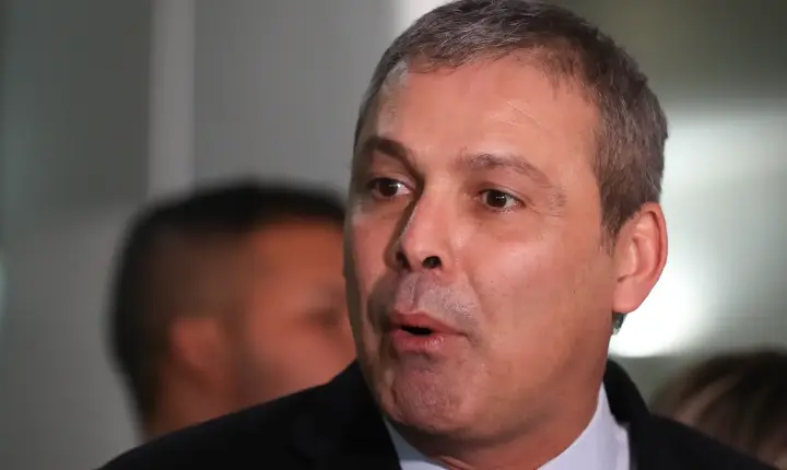 Deputado aciona Justiça contra alta de até 15% na conta de luz no Rio