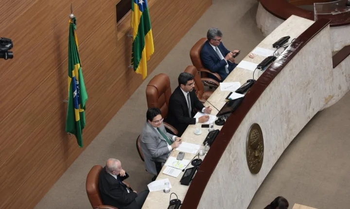 Deputados aprovam reajuste e elevam salário inicial de procuradores para mais de R$ 19 mil 