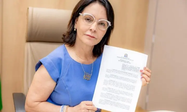 Emília defende aracajuanos com Comitê de Monitoramento dos serviços da Iguá