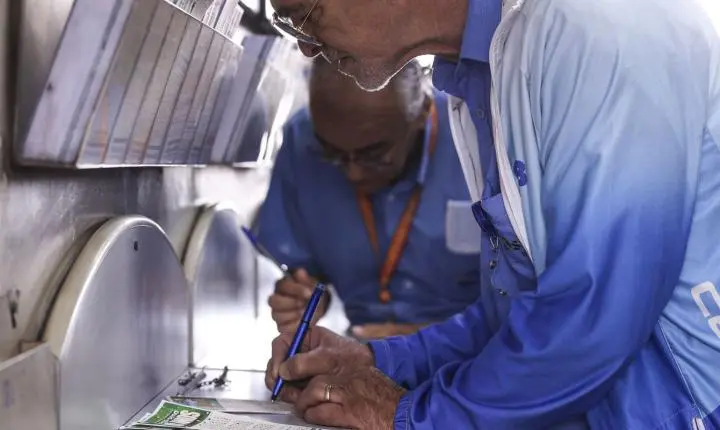 Mega-Sena acumula para R$ 16 milhões; veja números sorteados