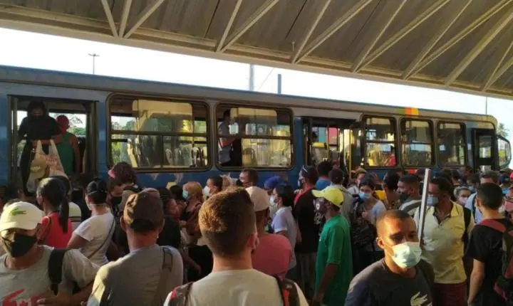 Oposição condena os “geladinhos” de Emília e defende os “micro-ondas” da VRS