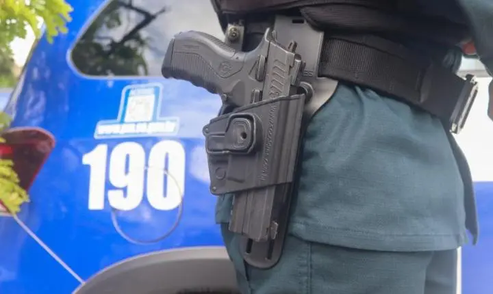 Polícia Militar cumpre mandado de prisão no bairro Coroa do Meio