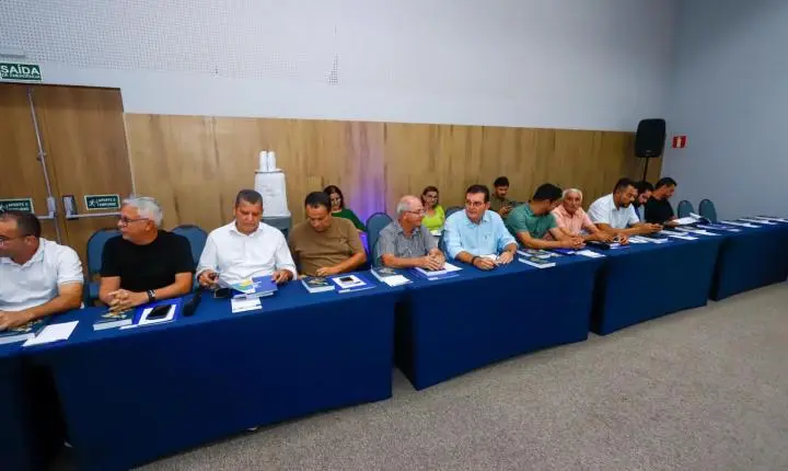Prefeitos de 67 municípios sergipanos reforçam apoio a governador Fábio Mitidieri