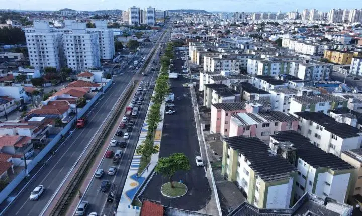 Prefeitura inaugura urbanização do calçadão da Avenida Augusto Franco e moradores aprovam novo espaço 