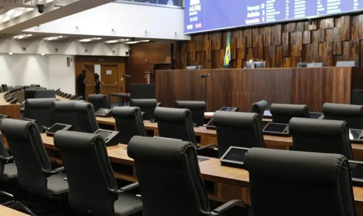 Proposições legislativas sobre IA favorecem controle e vigilância