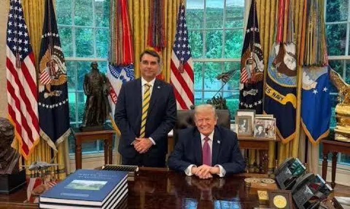 Trump deu sinal verde para Flávio Bolsonaro entrar nos EUA mesmo após ordem de entrega dos passaportes